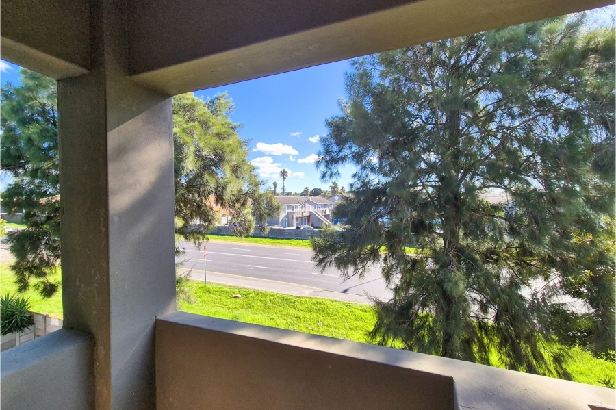 2 Bedroom Property for Sale in Groenvallei Western Cape